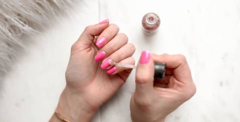 Perfect Pretty Pink Nails For the Right Outfit Look