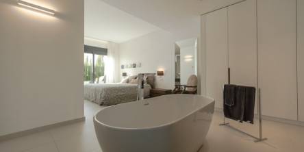 freestanding bath